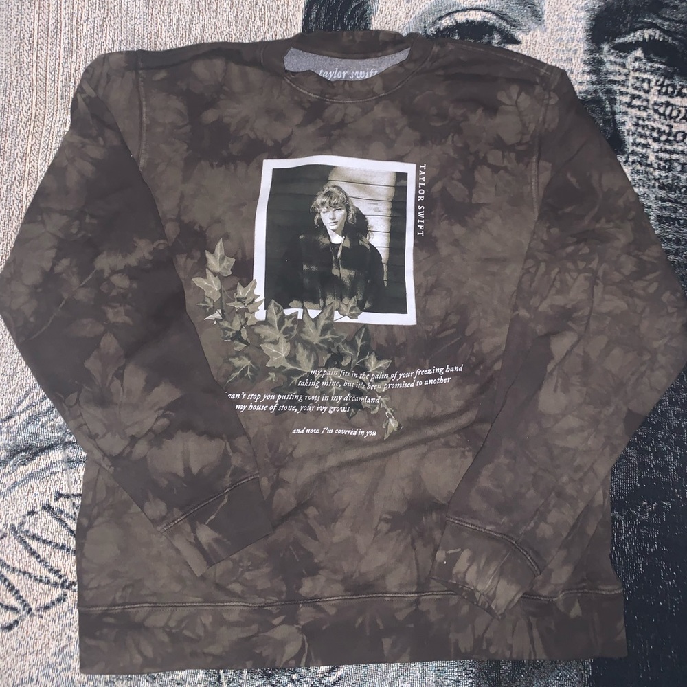Evermore Crewneck
